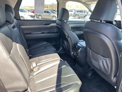 Used 2022 Hyundai Palisade SEL w/ 8P Bench Seat Package AWD/4WD image 17