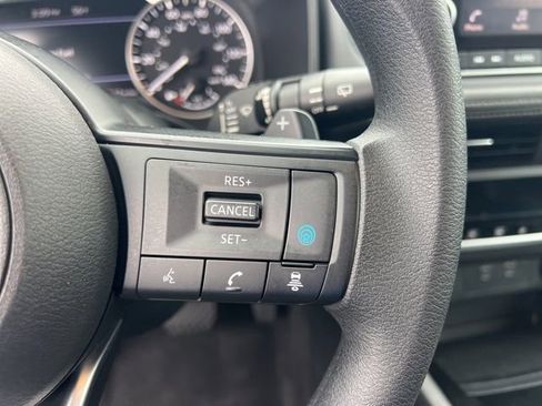 Used 2024 Nissan Rogue SV image 12