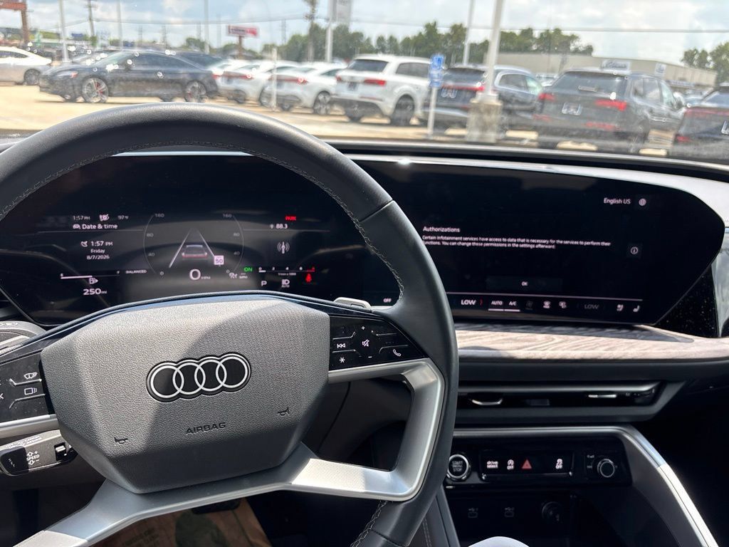 Used 2025 Audi Q5 Premium Plus w/ Premium Plus AWD/4WD image 19
