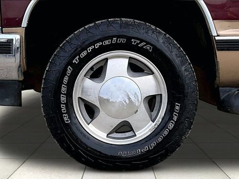 Used 1999 Chevrolet Tahoe Z71 w/ Comfort & Security Pkg AWD/4WD image 9