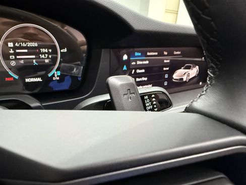 Used 2025 Porsche 911 Carrera image 18