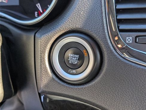 Used 2020 Dodge Durango SXT image 23