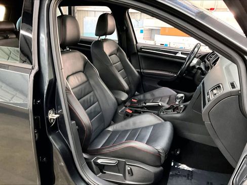 Used 2017 Volkswagen GTI Autobahn image 9