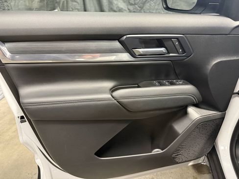 Used 2025 GMC Terrain Elevation AWD/4WD image 19