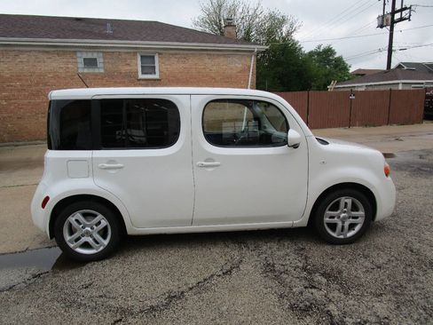 Used 2014 Nissan Cube 1.8 SL w/ SL Preferred Package FWD image 2