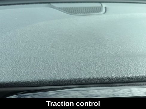 New 2026 Chrysler Pacifica Select image 10