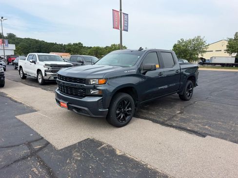 Used 2020 Chevrolet Silverado 1500 Custom w/ Custom Value Package AWD/4WD image 7