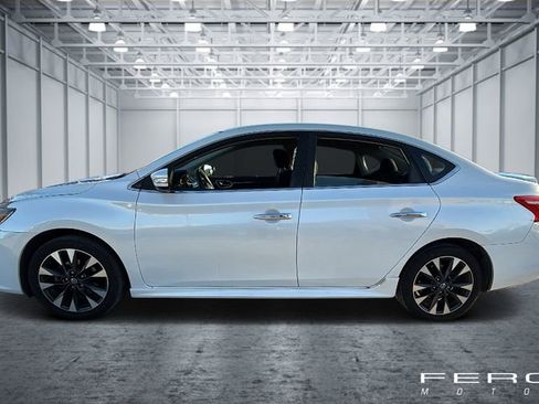 Used 2018 Nissan Sentra SR image 2