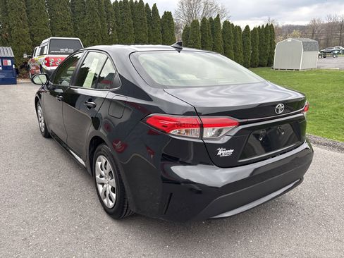 Used 2021 Toyota Corolla LE w/ Carpet Mat Package (TMS) FWD image 6