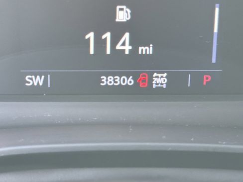 Used 2022 Cadillac XT6 Premium Luxury w/ LPO, Floor Liner Package image 31