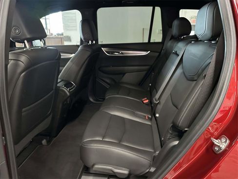 Certified 2024 Cadillac XT6 Luxury image 14