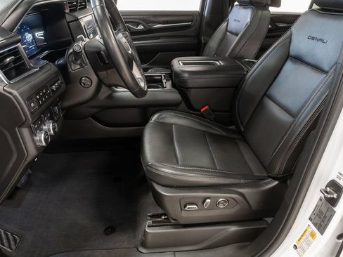 Used 2023 GMC Yukon XL Denali w/ Advanced Technology Package AWD/4WD image 13