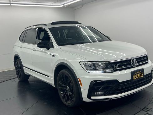 Used 2021 Volkswagen Tiguan SE R-Line image 2