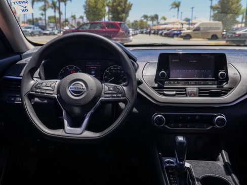 Used 2021 Nissan Altima 2.5 S FWD image 21