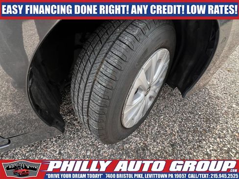 Used 2021 Toyota Prius LE FWD image 38