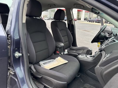Used 2014 Chevrolet Cruze LT image 16