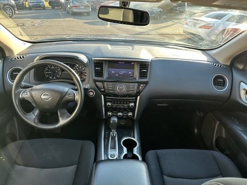 Used 2018 Nissan Pathfinder SV AWD/4WD image 28