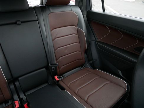 Used 2022 Volkswagen Tiguan SEL R-Line image 14