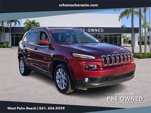 Used 2017 Jeep Cherokee Latitude w/ Comfort/Convenience Group image 1