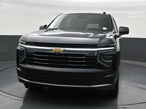Used 2025 Chevrolet Tahoe LS RWD image 9