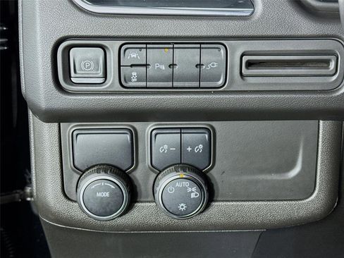 Used 2022 Chevrolet Tahoe LT RWD image 11
