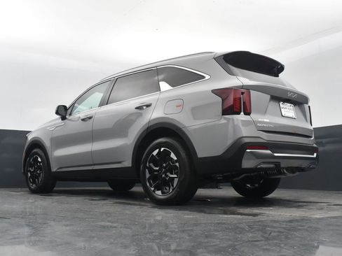 Used 2025 Kia Sorento S FWD image 34