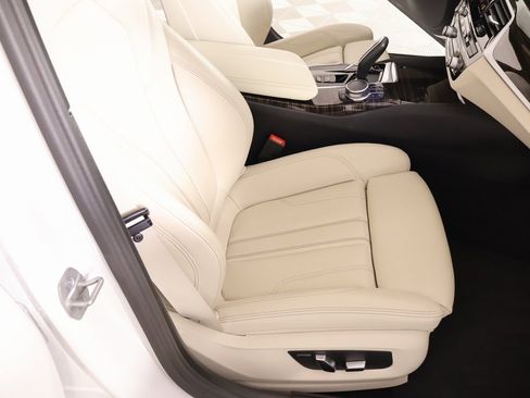 Certified 2023 BMW 530i xDrive w/ Premium Package image 14