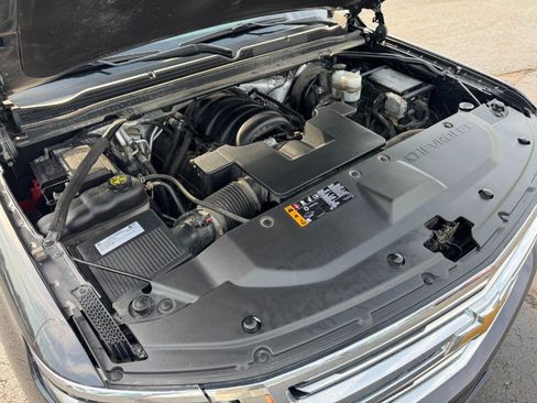 Used 2018 Chevrolet Suburban Premier AWD/4WD image 26