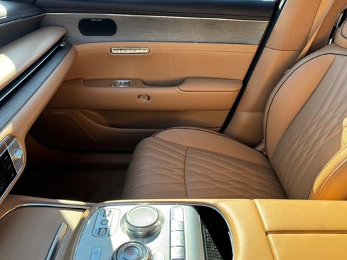 Certified 2023 Genesis G90 3.5T image 10