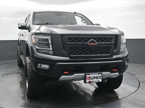 Used 2021 Nissan Titan PRO-4X w/ Pro-4x Convenience Package AWD/4WD image 6