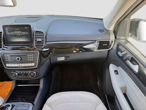 Used 2017 Mercedes-Benz GLS 550 4MATIC image 19