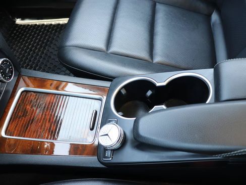 Used 2015 Mercedes-Benz GLK 350 4MATIC image 40