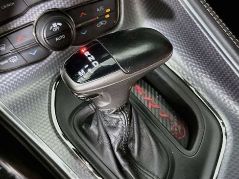 Used 2015 Dodge Challenger SRT Hellcat RWD image 17
