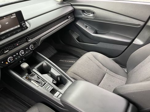 Used 2025 Honda Accord SE image 16