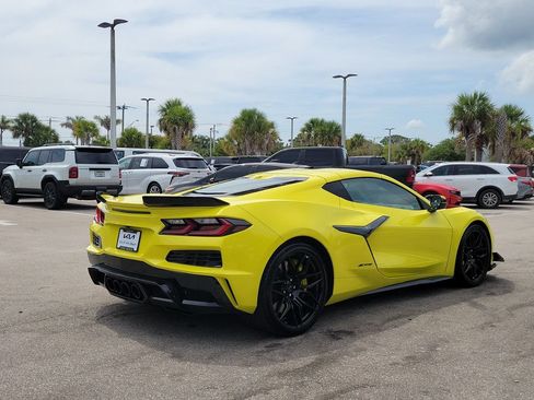 Used 2023 Chevrolet Corvette Z06 w/ Stealth Interior Trim Package RWD image 5