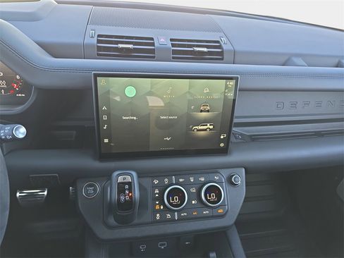 Certified 2024 Land Rover Defender 130 V8 image 21
