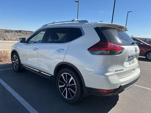 Used 2017 Nissan Rogue SL w/ SL Premium Package image 2