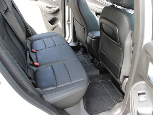 Used 2020 Buick Encore GX Essence w/ Experience Buick Package image 14