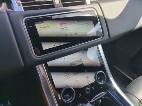 Used 2019 Land Rover Range Rover Sport HSE image 19