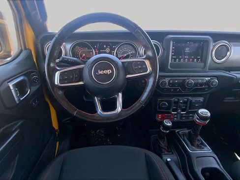 Used 2021 Jeep Wrangler Unlimited Rubicon w/ Cold Weather Group AWD/4WD image 6