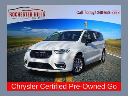 Certified 2024 Chrysler Pacifica Touring-L