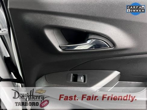 Used 2025 Chevrolet Trax LT image 34