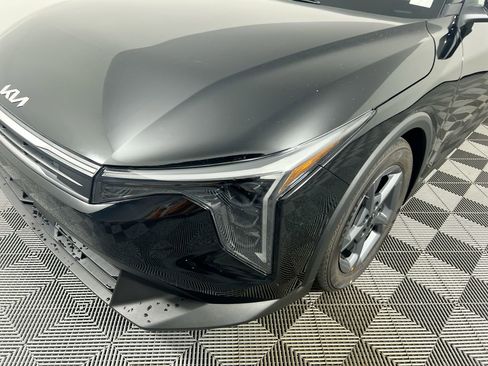 New 2025 Kia K4 LXS image 9