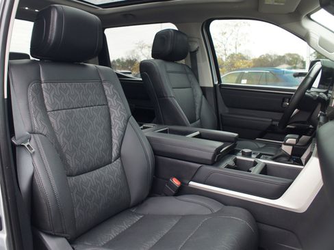 Used 2024 Toyota Tundra Limited image 25