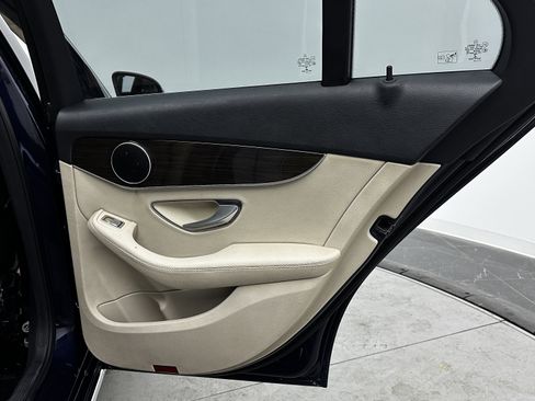 Used 2016 Mercedes-Benz C 300 4MATIC Sedan image 30