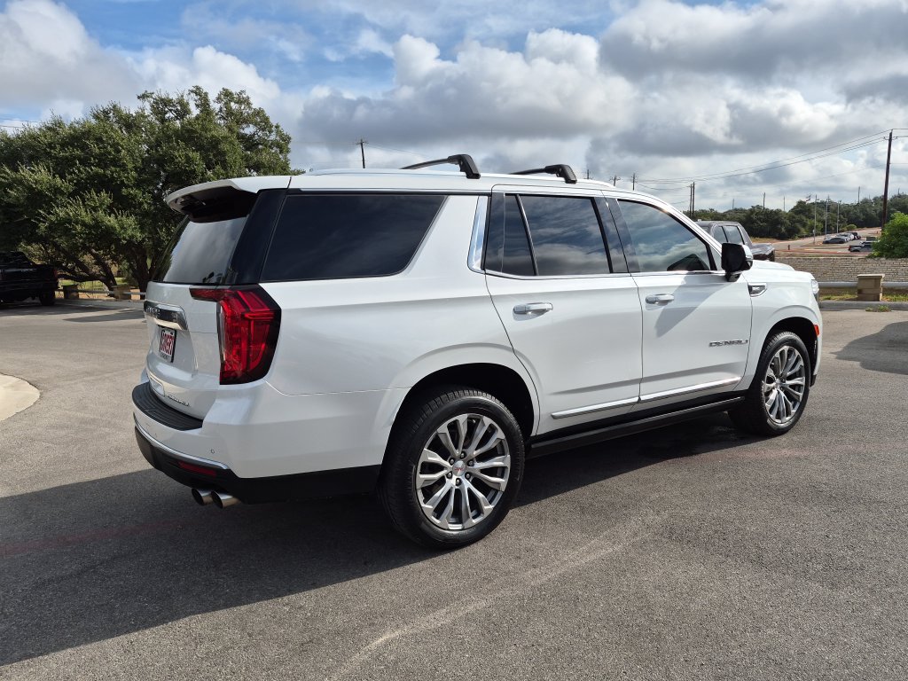 Used 2021 GMC Yukon Denali w/ Denali Premium Package RWD image 9