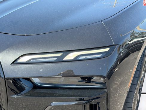 Used 2023 BMW 740i image 9