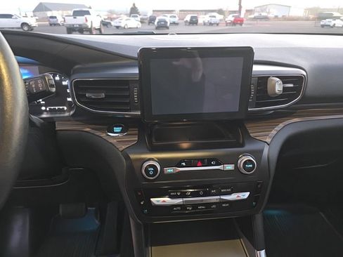 Used 2020 Ford Explorer Limited w/ Class III Trailer Tow Package image 18