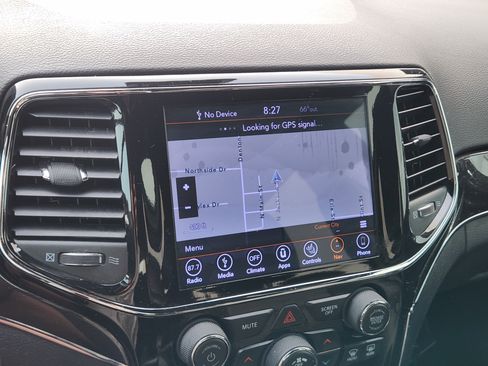 Used 2019 Jeep Grand Cherokee Trailhawk w/ Trailhawk Luxury Group image 16