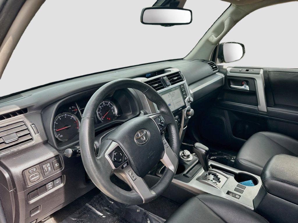 Used 2022 Toyota 4Runner TRD Sport AWD/4WD image 9